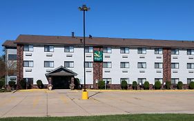 Quality Inn & Suites Bloomington, Il